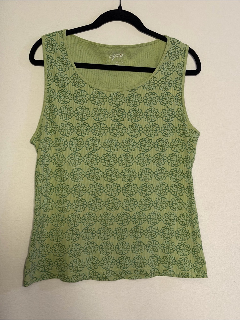 Gilli Light Green Floral Scoop Neck Tank
